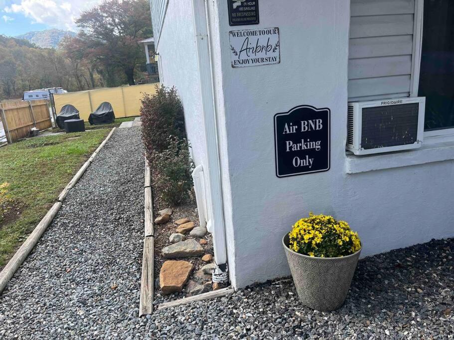 The Fishing Hole #4 Near Town - B&B Bryson City