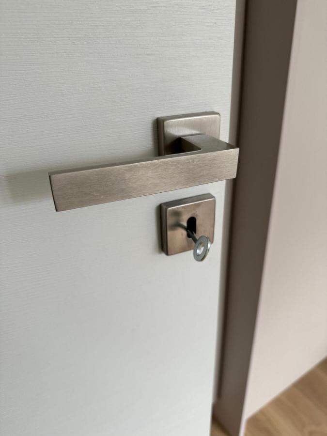Chambre privée climatisé avec salle de bain partagée - Le Sable - B&B Genay