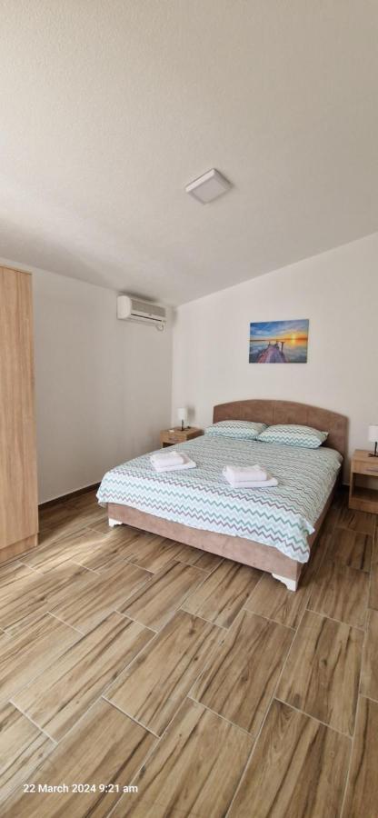 One-Bedroom Apartment with Sea View and Balcony