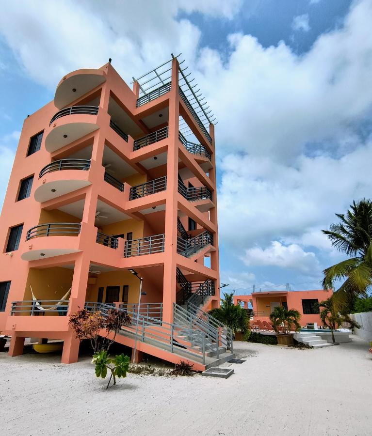 Bay Towers - B&B Cayo Corker