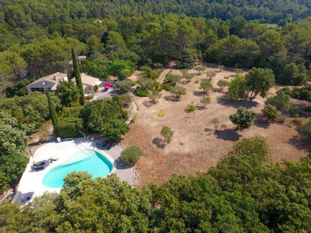 Gîtes les Dryades, au calme, entre oliviers et piscine - Bed and Breakfast