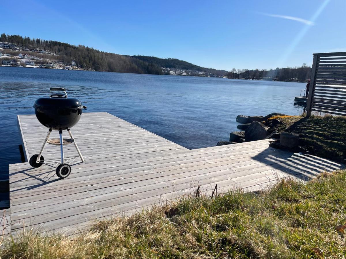 New house by the lake Bunn & private bathing jetty - B&B Gränna