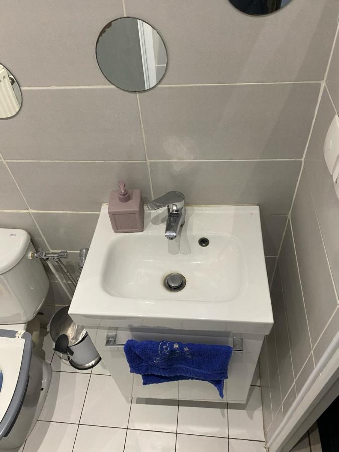 Chambre chez CyriLydie - B&B Clichy-sous-Bois