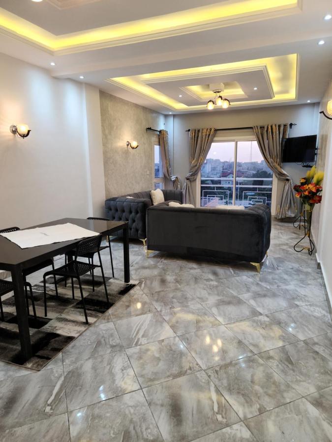 Magnifique appartement haut standing à Kotto, calme, propre, securise avec groupe electrogene et wifi - B&B Douala