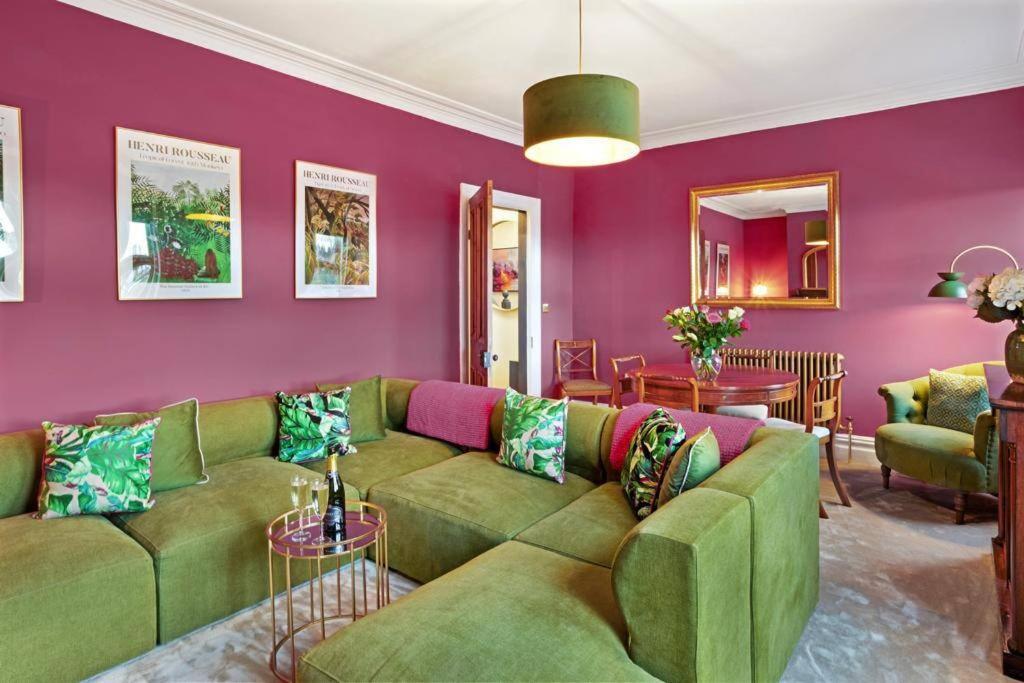 B&B Harrogate - The Olive Suite - 3 bedroom - Free Parking - Bed and Breakfast Harrogate