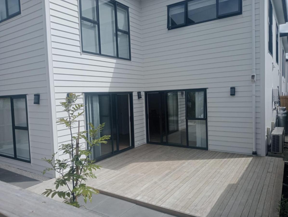B&B Auckland - 11 A Addison street home stay - room 2 - Bed and Breakfast Auckland