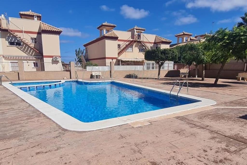 B&B San Pedro del Pinatar - Agréable appartement avec piscine commune - Bed and Breakfast San Pedro del Pinatar