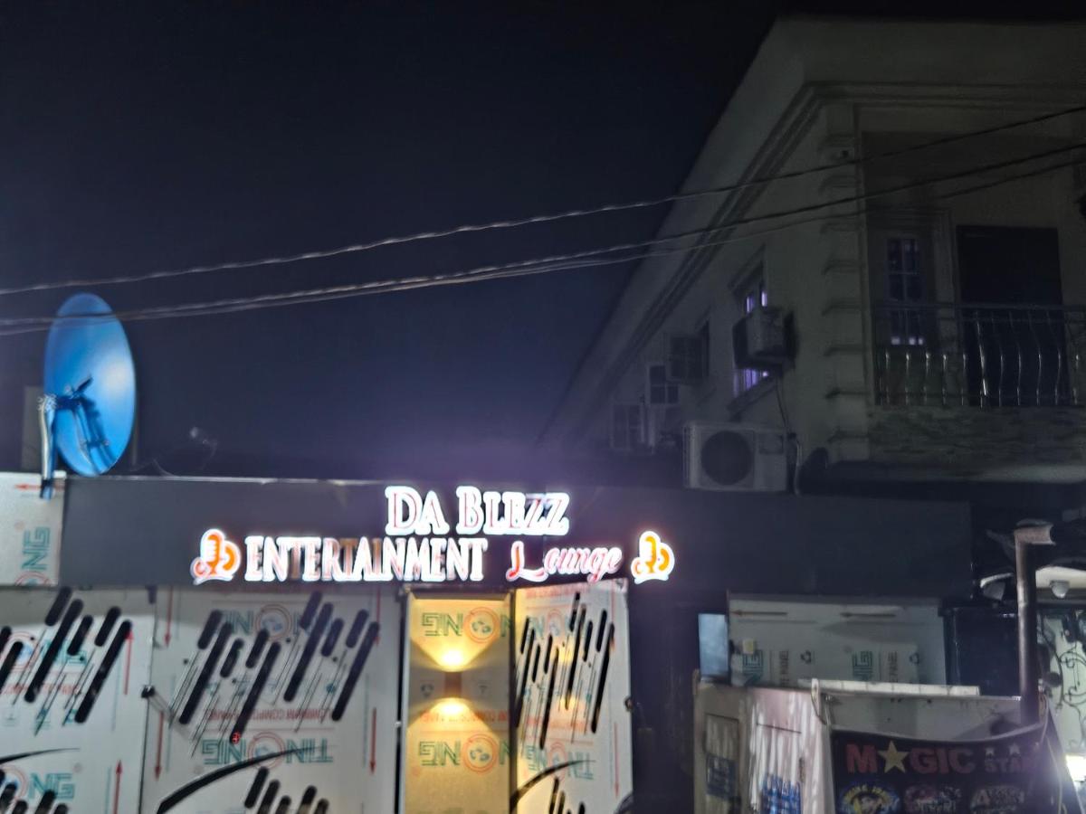 B&B Lagos - Dablezz entertainment Lounge and Rooms - Bed and Breakfast Lagos