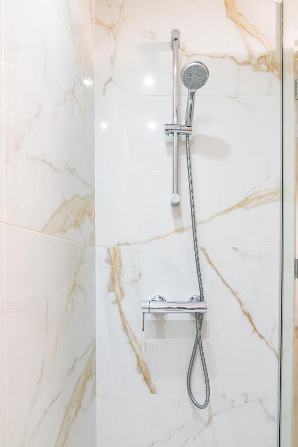Apartamento de 3 dormitorios con balcón