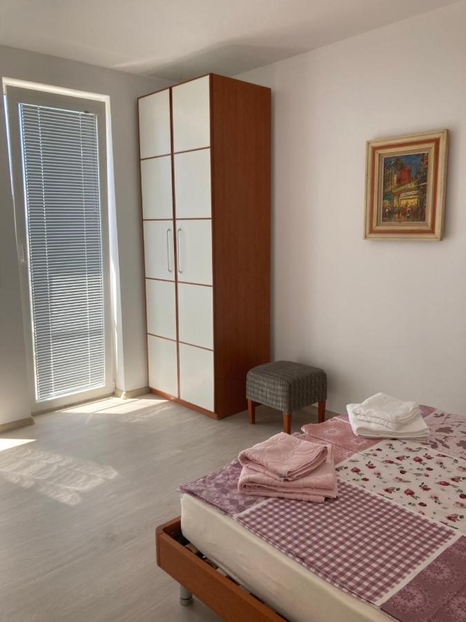 One-Bedroom Apartment with Sea View and Balcony