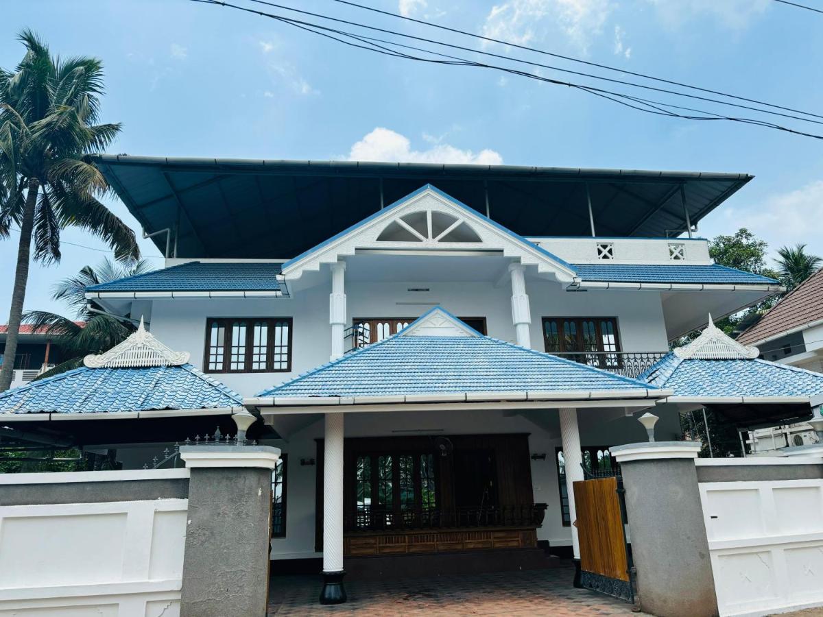 B&B Ernākulam - ISHA COTTAGE - Bed and Breakfast Ernākulam