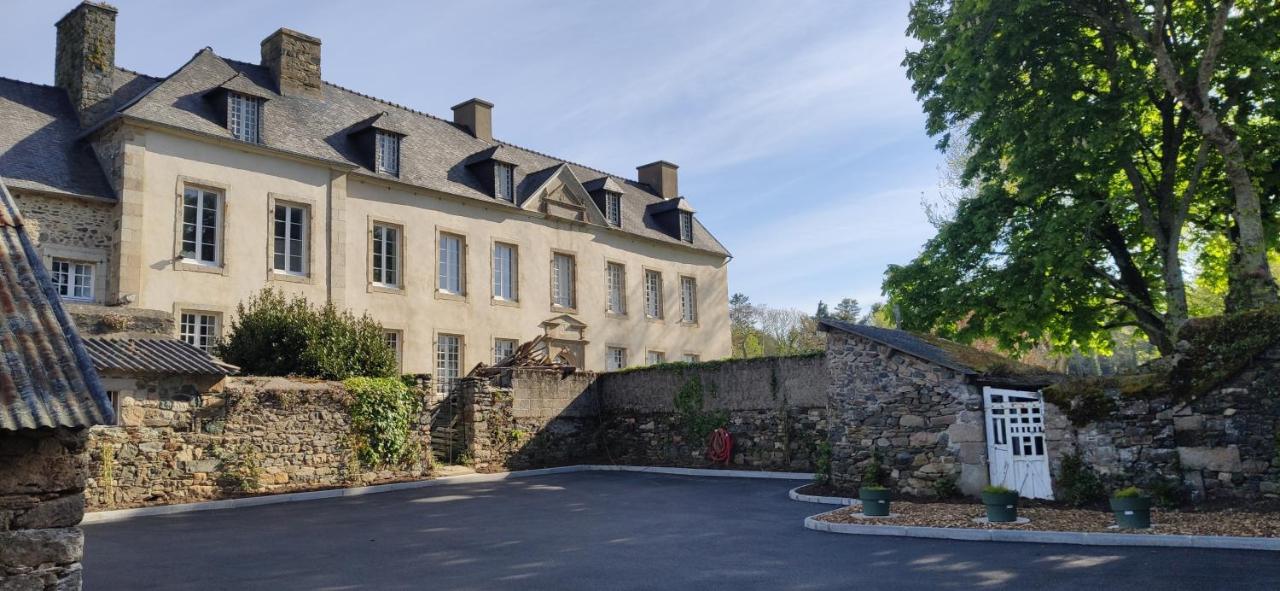 Gites du Manoir de Kergoniou Saint Joseph - B&B