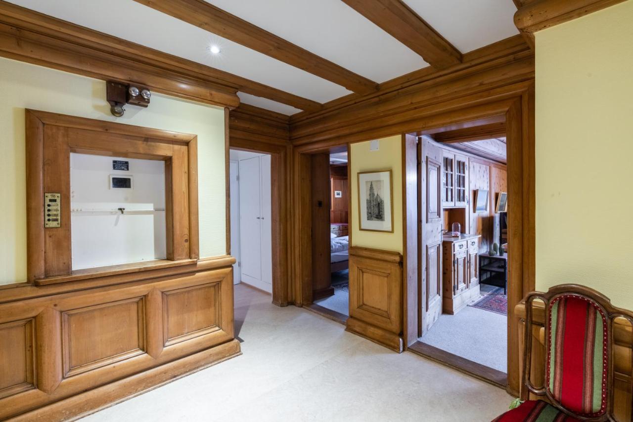 Three-Bedroom Apartment with Balcony