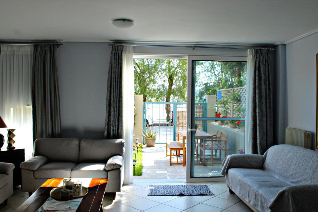 B&B Chalcis - Seaside House With Garden - Bed and Breakfast Chalcis