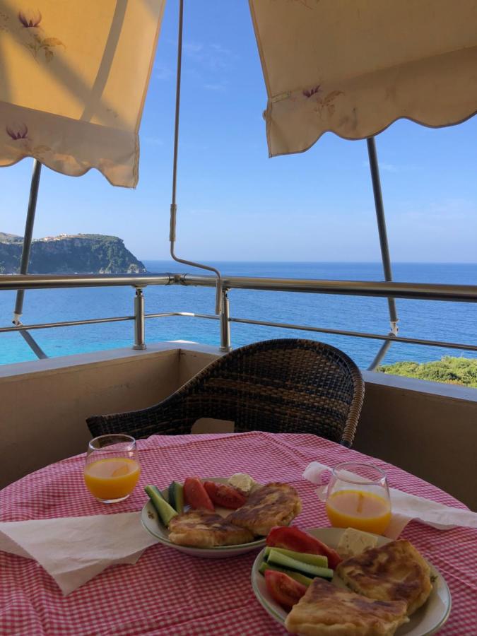 Ionian Melody Apartment - Bed and Breakfast Himarë