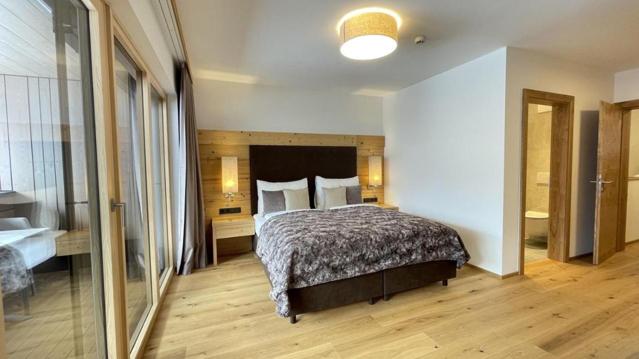 Superior Apartment mit Poolblick – Top 726