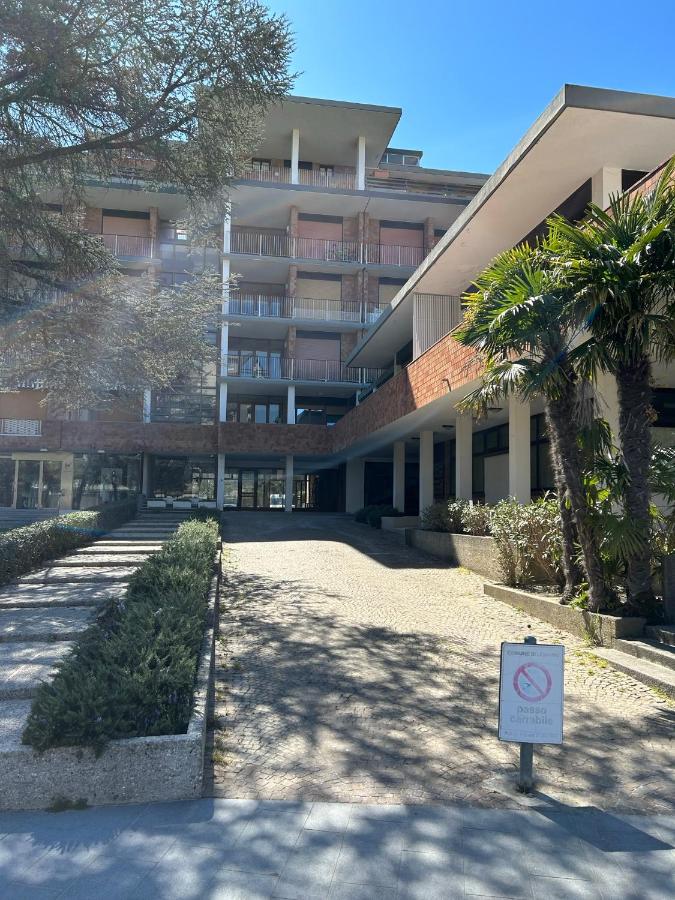 Ampio appartamento in centro con vista - terrazze, parcheggio gratuito e Wi-Fi - B&B