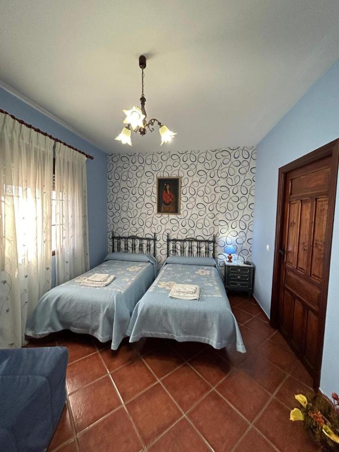 Camera Deluxe (2 Adulti + 1 Bambino)