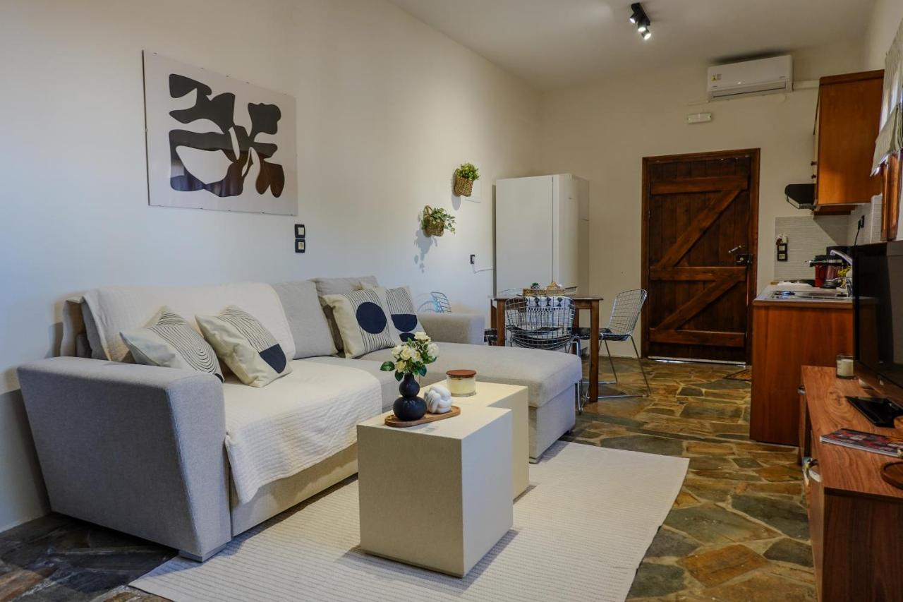 B&B Livadia - almond home - Bed and Breakfast Livadia