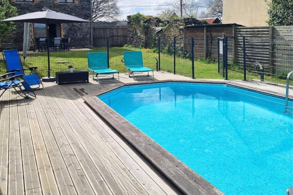 Nature et piscine privée - Maison 5 chambres 8 personnes - B&B