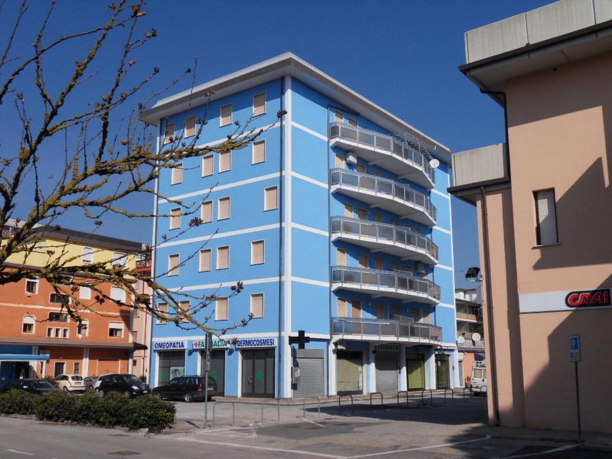 Bright flat in a colourful building - Beahost - Bed and Breakfast Rosolina Mare