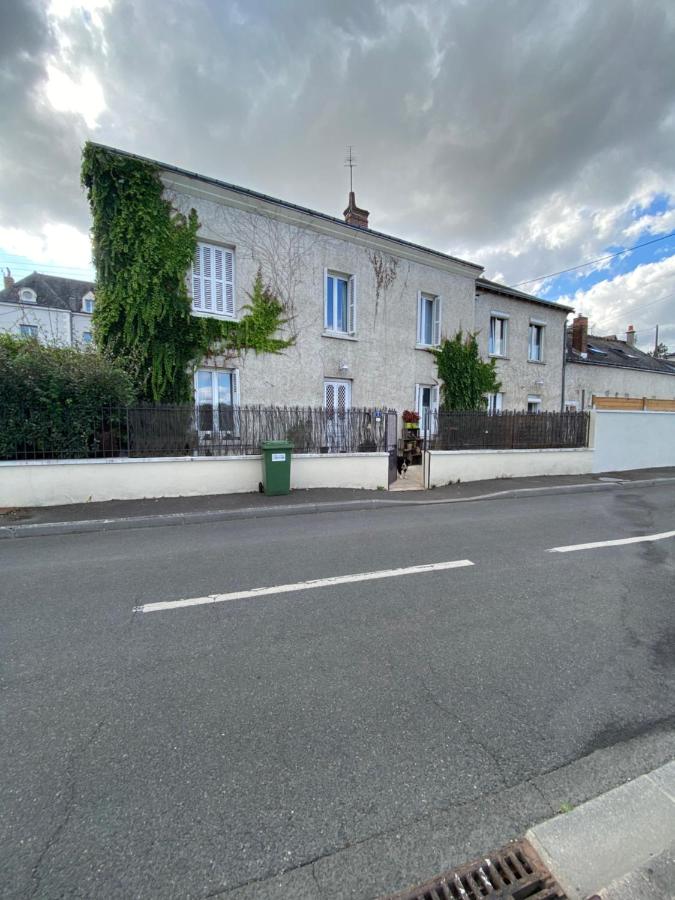 Studio Les trois Maries Fondettes Proche Tours - B&B