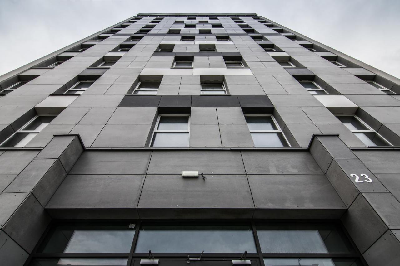 Parrot - 77 Apartments Wigury - Dostęp na KOD - Parking - Smaczna Kawa - Centrum - Blisko Piotrkowska - Galeria - Widok na miasto - Klimatyzacja - 7 piętro - FV - Chambres d'hôtes Łódź
