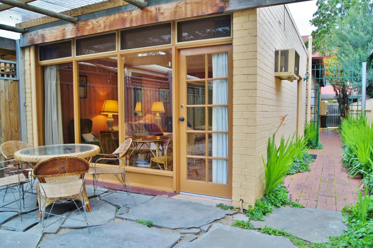 Champagne Spa Suite (38A Melbourne street, North Adelaide)
