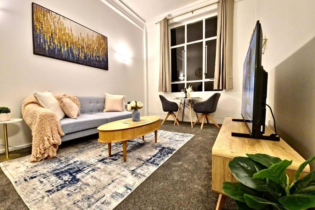Heritage Luxe Retreat on Queens - B&B Auckland