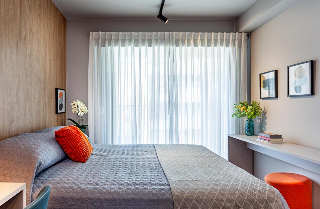 Studio Moderno com Piscina e Academia completa na Cobertura excelente espaço de Coworking Próximo ao Aeroporto de Congonhas e SP Expo - Bed and Breakfast São Paulo