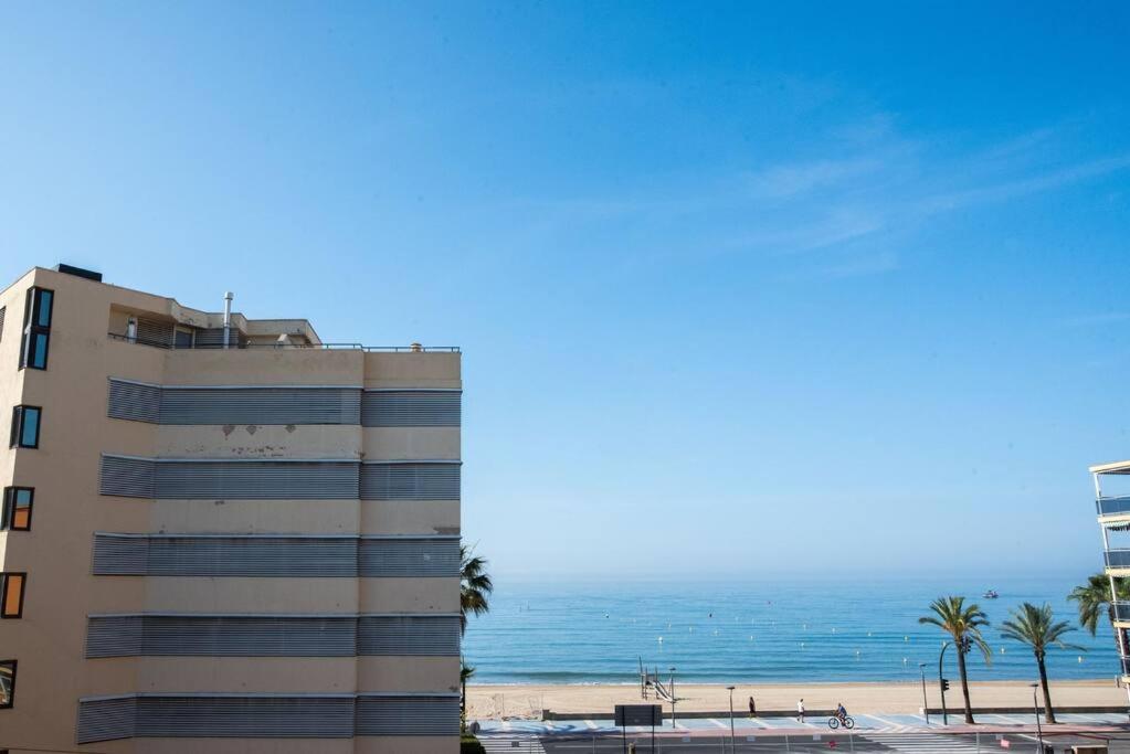 Seaside Views Apartment in Salou - B&B