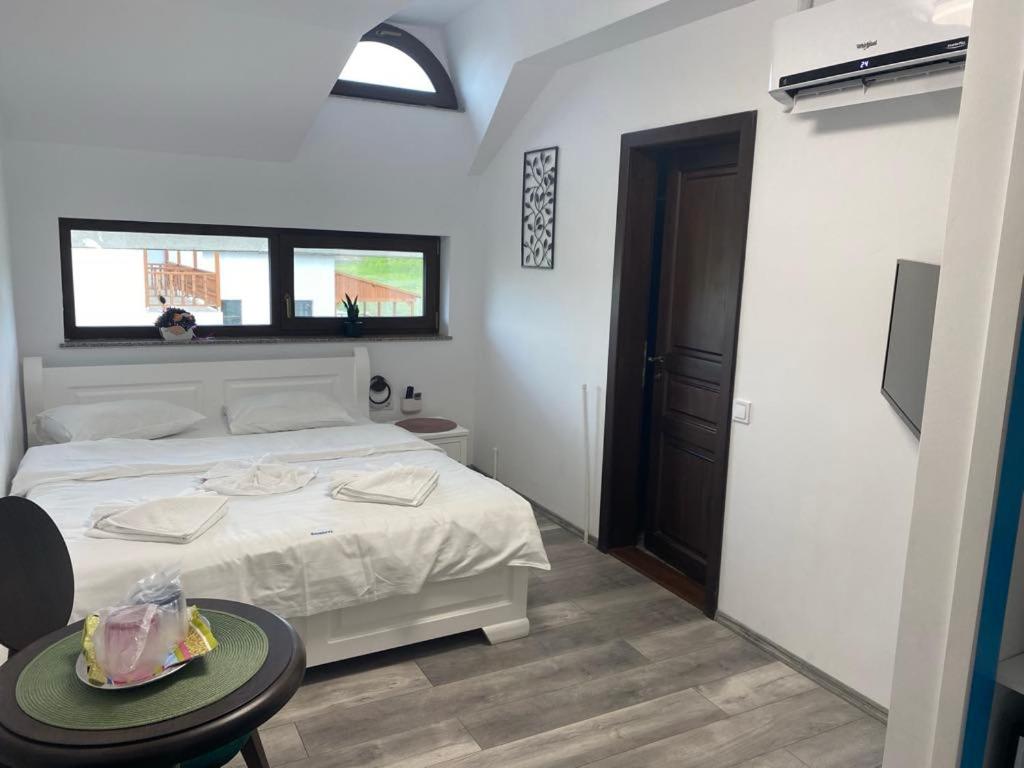 Zimmer mit Kingsize-Bett