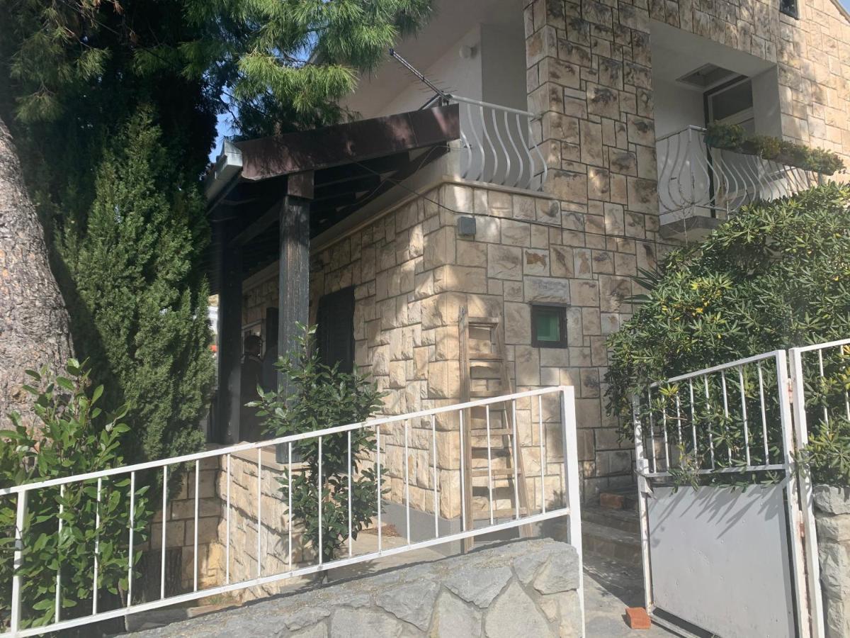 Great 4-bedroom villa w heated eco pool - B&B Duće