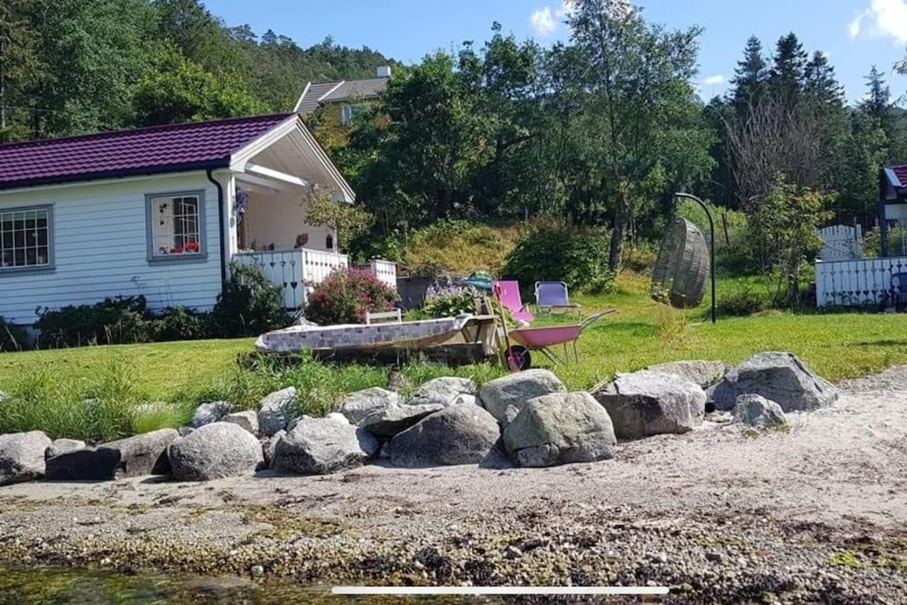 Strandhytte nær preikestolen - B&B Strand