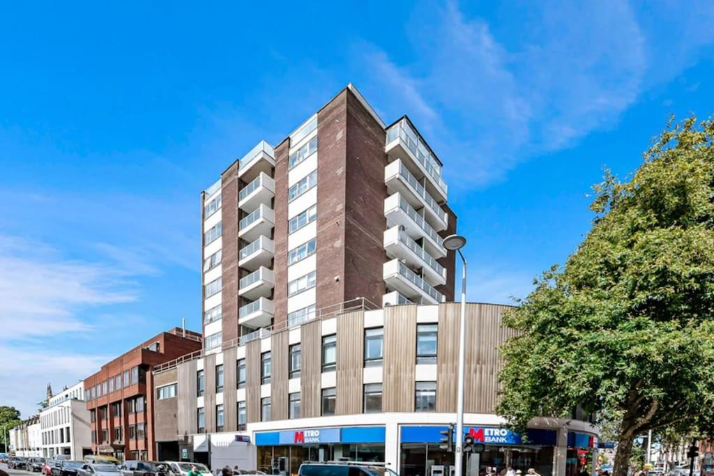 Stunning Flat in Chelsea, Kings Road with Balcony - Ferienwohnung London