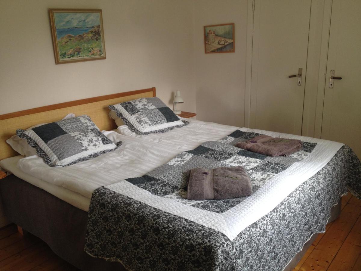 Double or Twin Room with Shared Bathroom