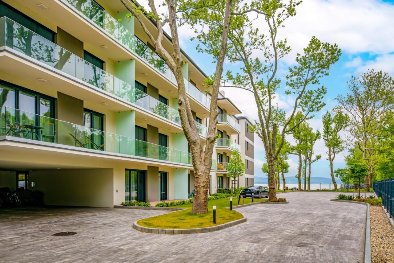 Platán Apartman by HelloBalatonlelle - B&B