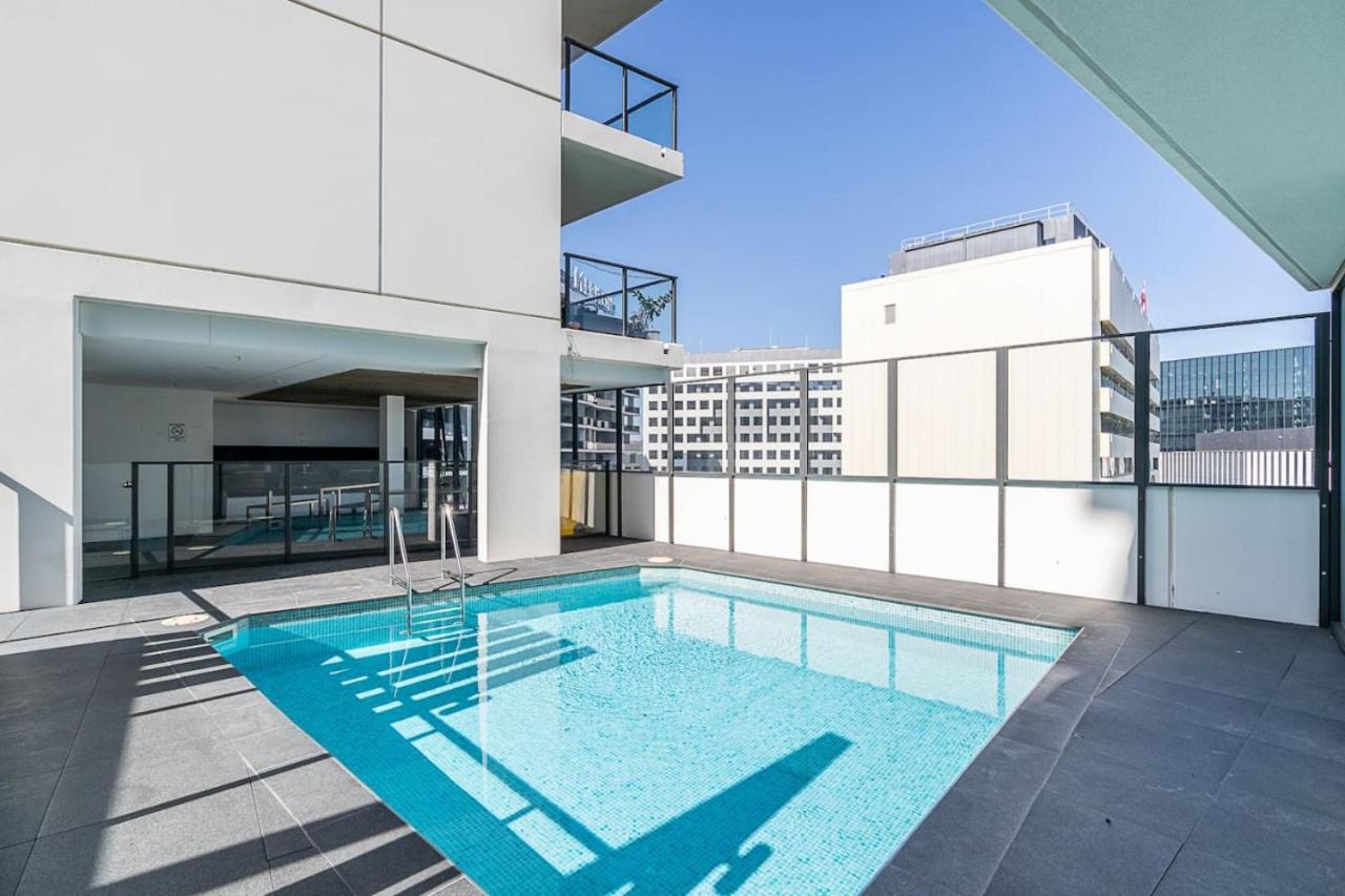 North-Facing APT 3 min to Canberra Times Fountain - Hosted by CanStay - Chambres d'hôtes Canberra