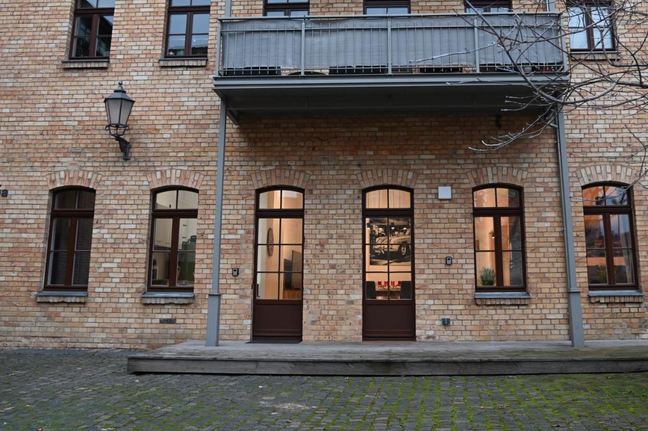 SweetHome - Luxus pur - große Küche, Terrasse, Stellplatz, WiFi - B&B Halle sul Saale