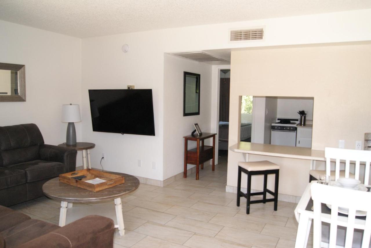 B&B Scottsdale - 125 Fully Furnished 1BR Suite-Prime Location - Bed and Breakfast Scottsdale