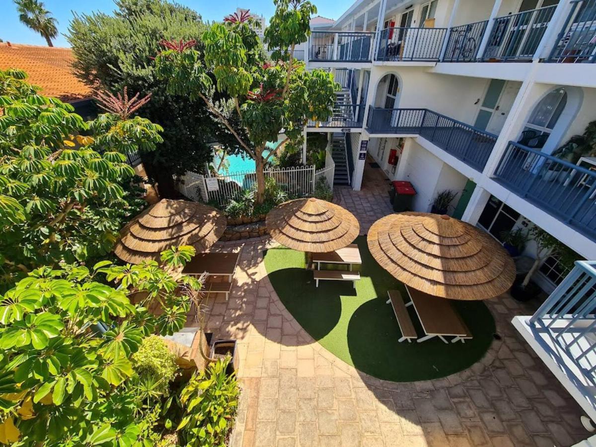 Chic 2 Bed Apartment On Scarborough Beach - B&B