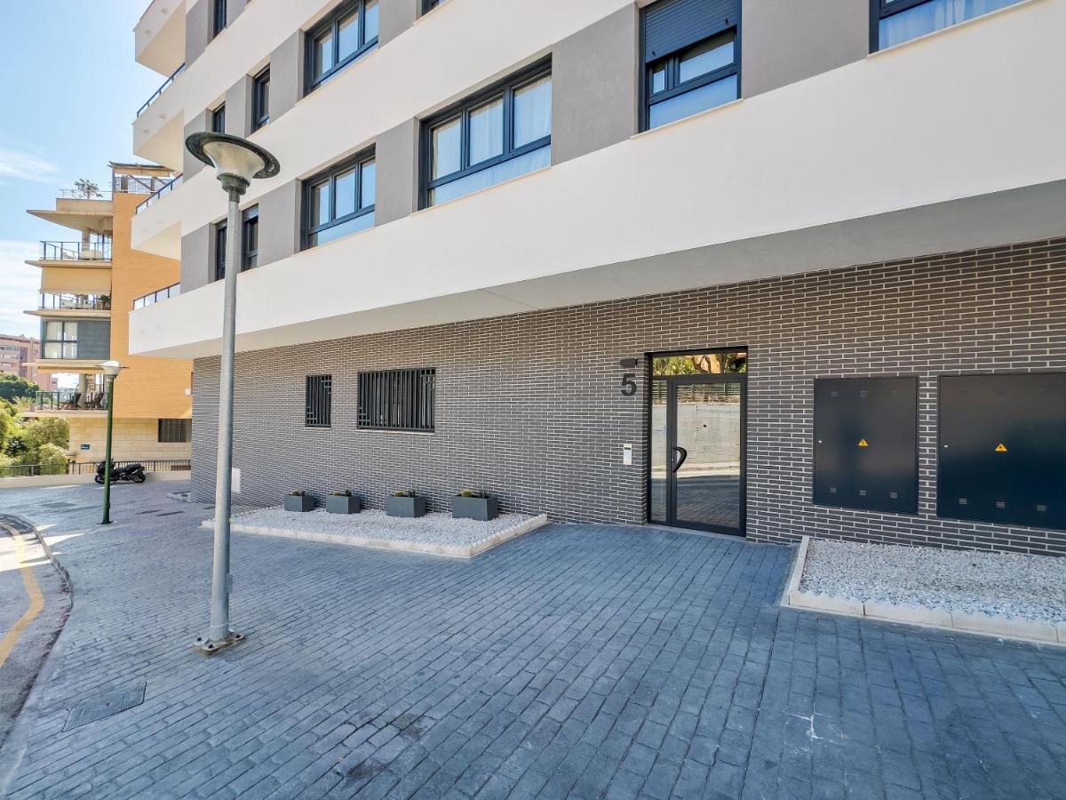 LA MALAGUETA BEACH Pool & Parking - B&B Málaga