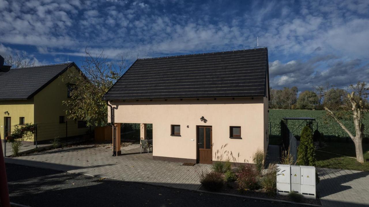 Rekreační dům U jezer, Milovice 6 - B&B Milovice