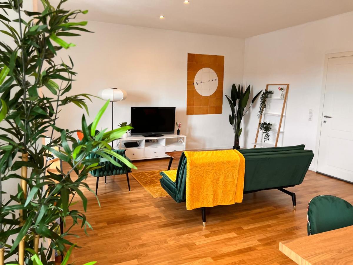 B&B Rastatt - Stadtmitte I Große Ferienwohnung I Parkplatz kostenlos - Bed and Breakfast Rastatt