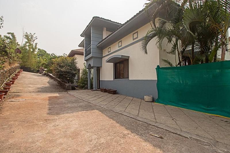 B&B Lonavla - SEVA HOLIDAYS VILLA Ac Room 3BH With private Swmming pool Big Living Room - Bed and Breakfast Lonavla