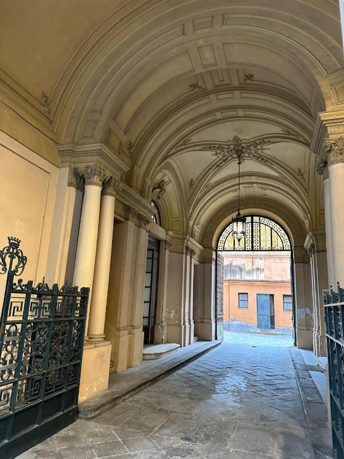 Sicilian Vibes Flat in Palazzo Storico - B&B Catania