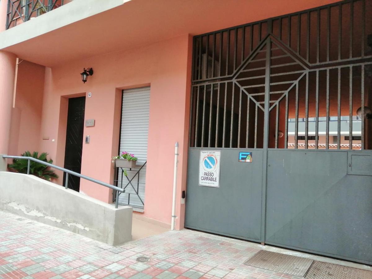 Karaly - Casa vacanze posto auto/moto - B&B Cagliari