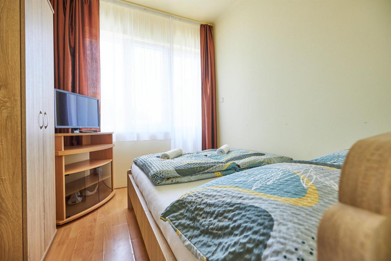 Apartment (4 Adults)
