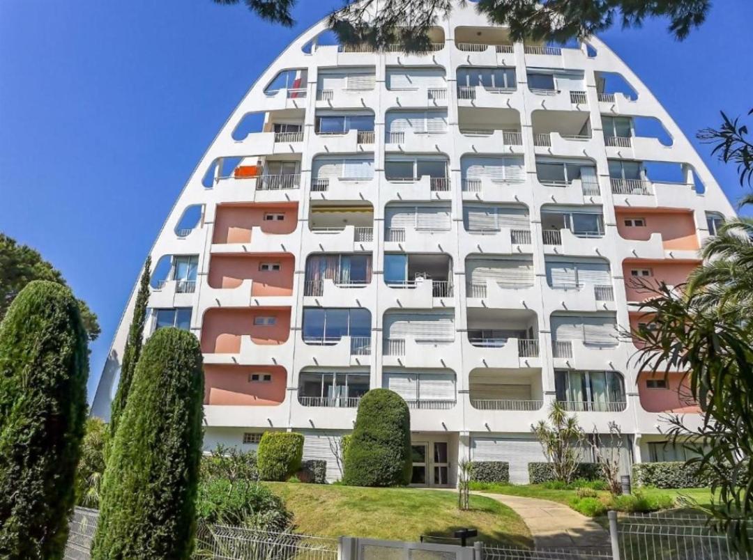 Appartement secteur couchant résidence piscine 300m de la plage - B&B