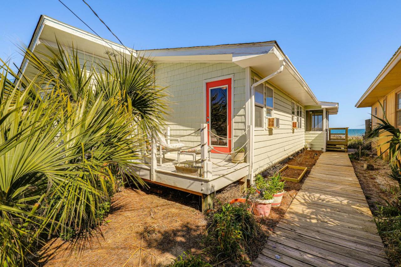 Oceanfront Gem with Rooftop Deck Steps to Sand - Ferienwohnung Surf City